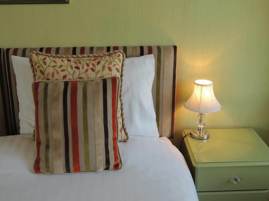 Cedar House Bed and Breakfast Minehead Exteriör bild