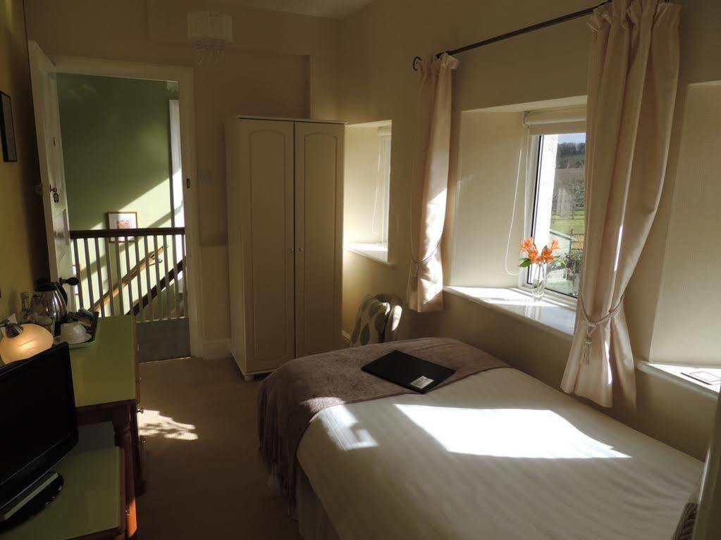 Cedar House Bed and Breakfast Minehead Exteriör bild
