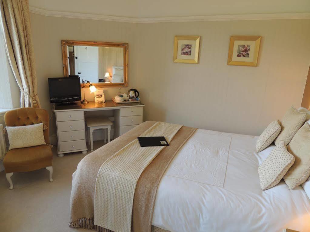 Cedar House Bed and Breakfast Minehead Exteriör bild