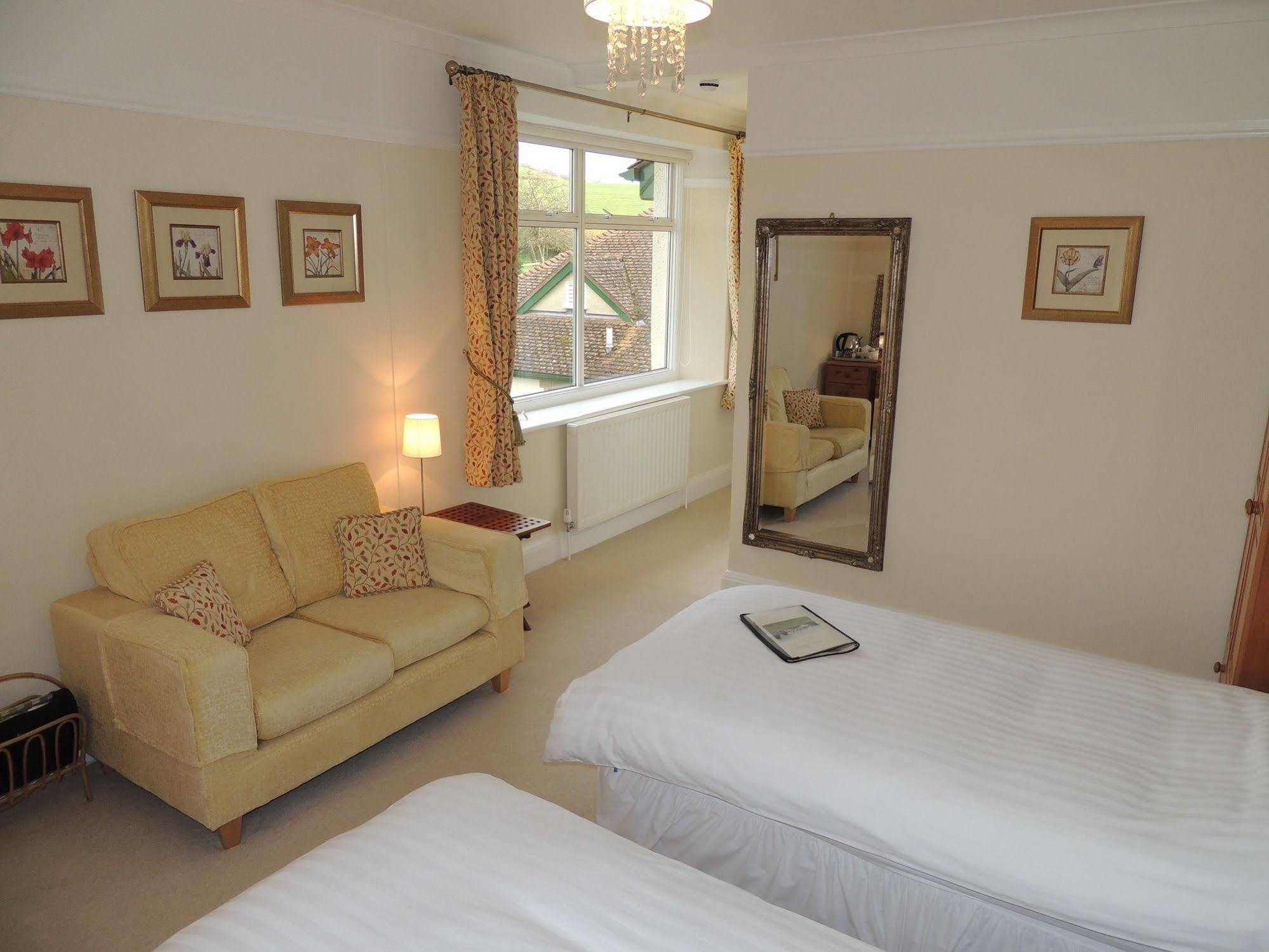 Cedar House Bed and Breakfast Minehead Exteriör bild