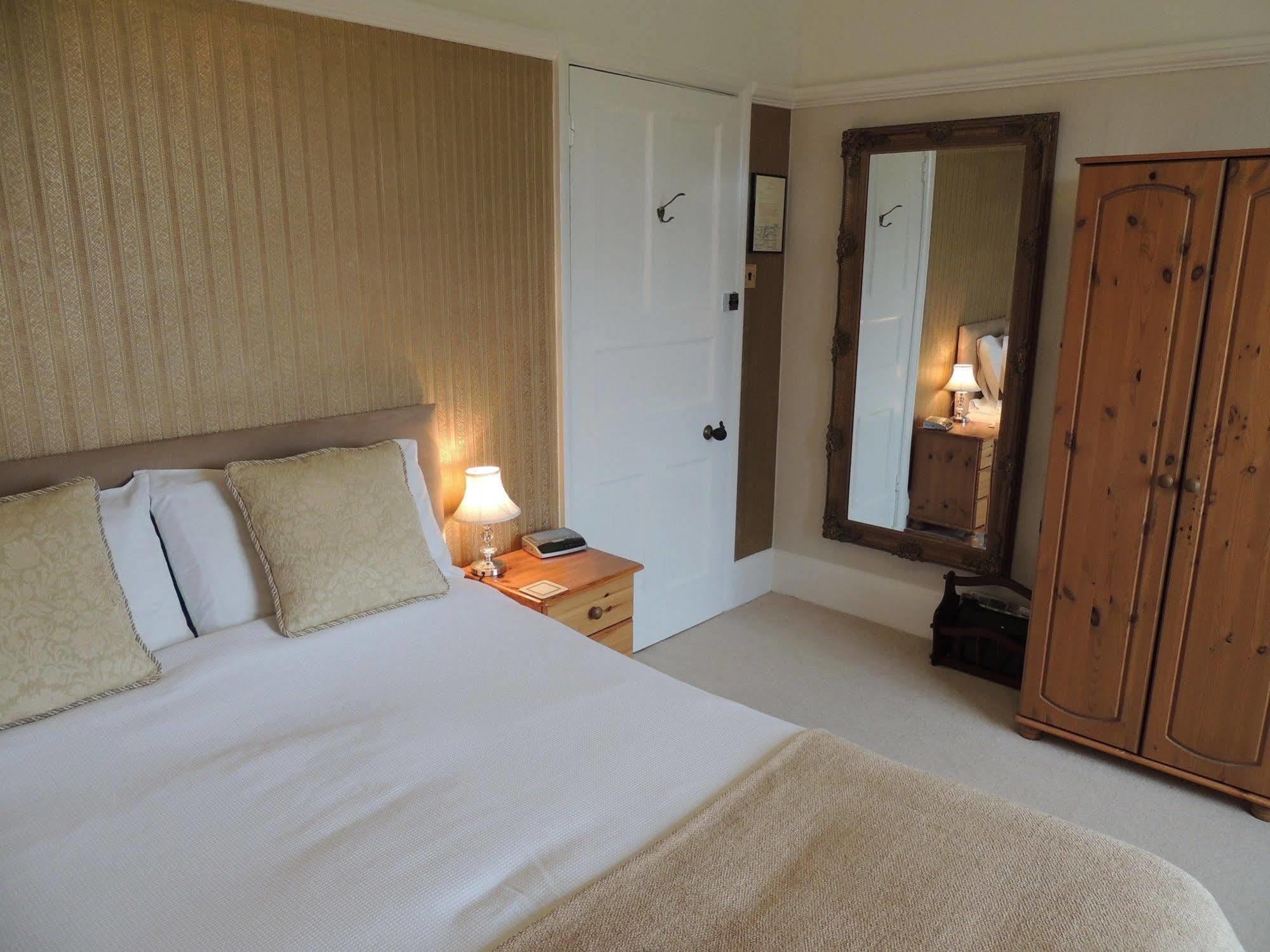 Cedar House Bed and Breakfast Minehead Exteriör bild