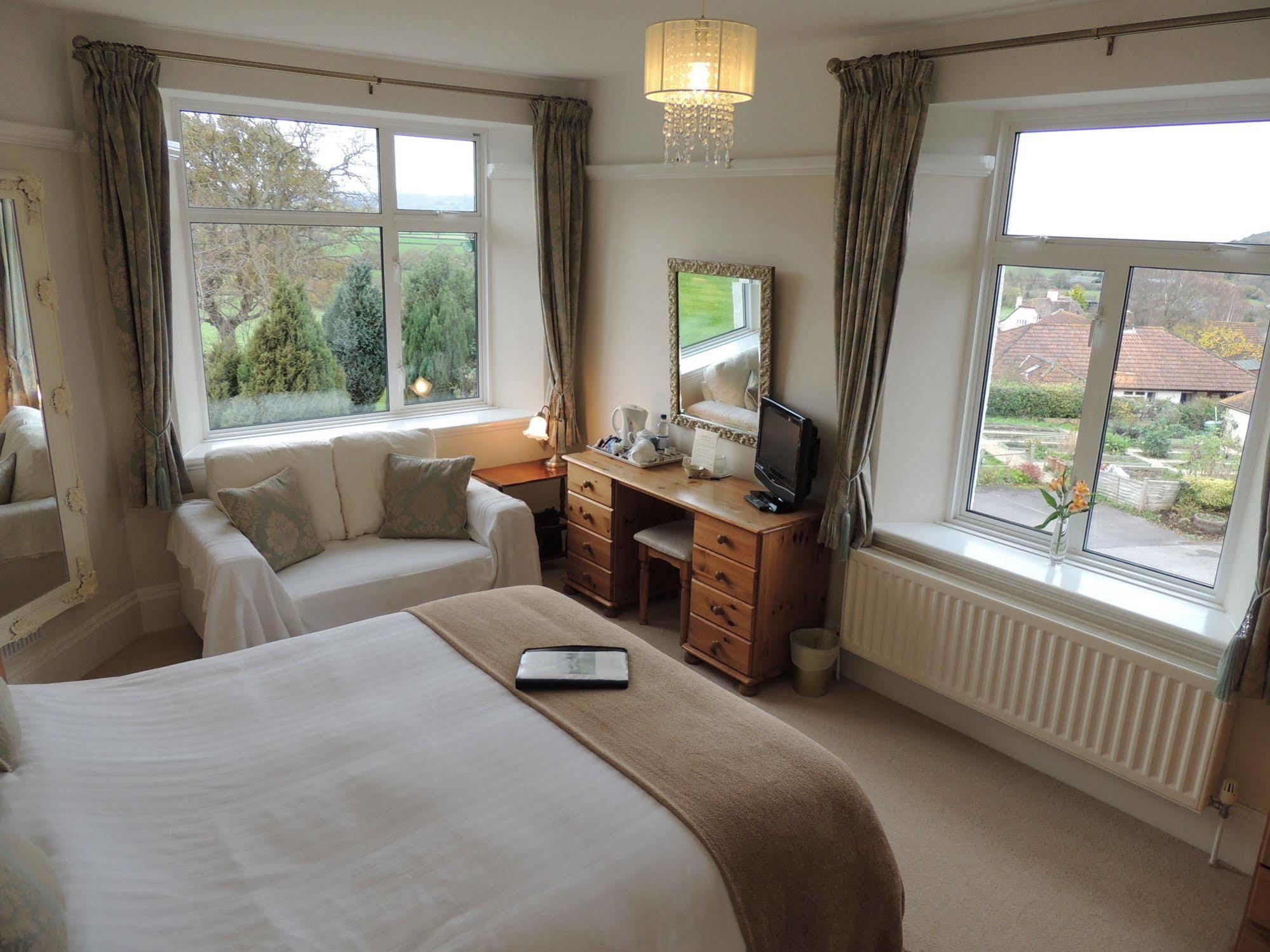 Cedar House Bed and Breakfast Minehead Exteriör bild