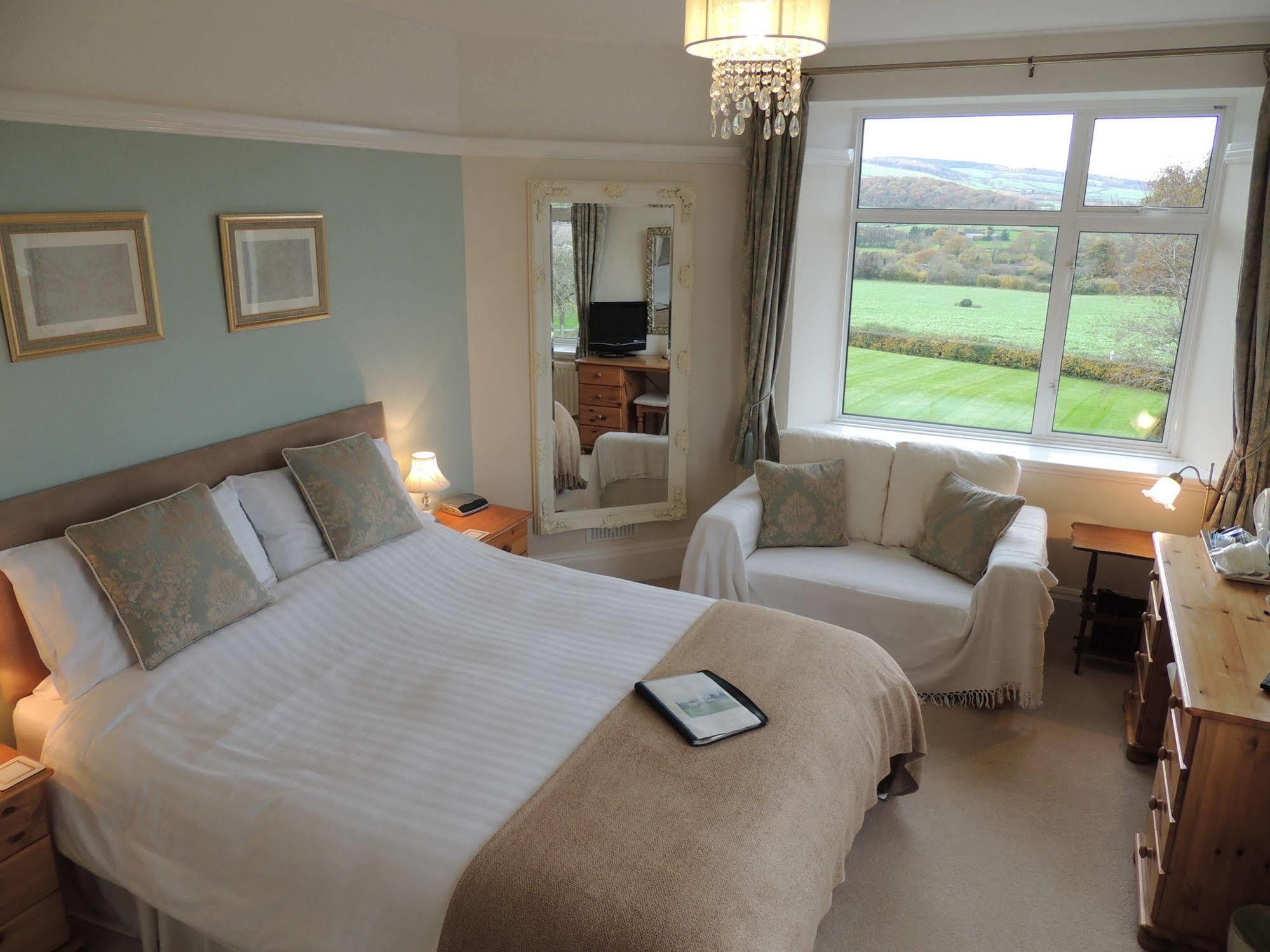 Cedar House Bed and Breakfast Minehead Exteriör bild